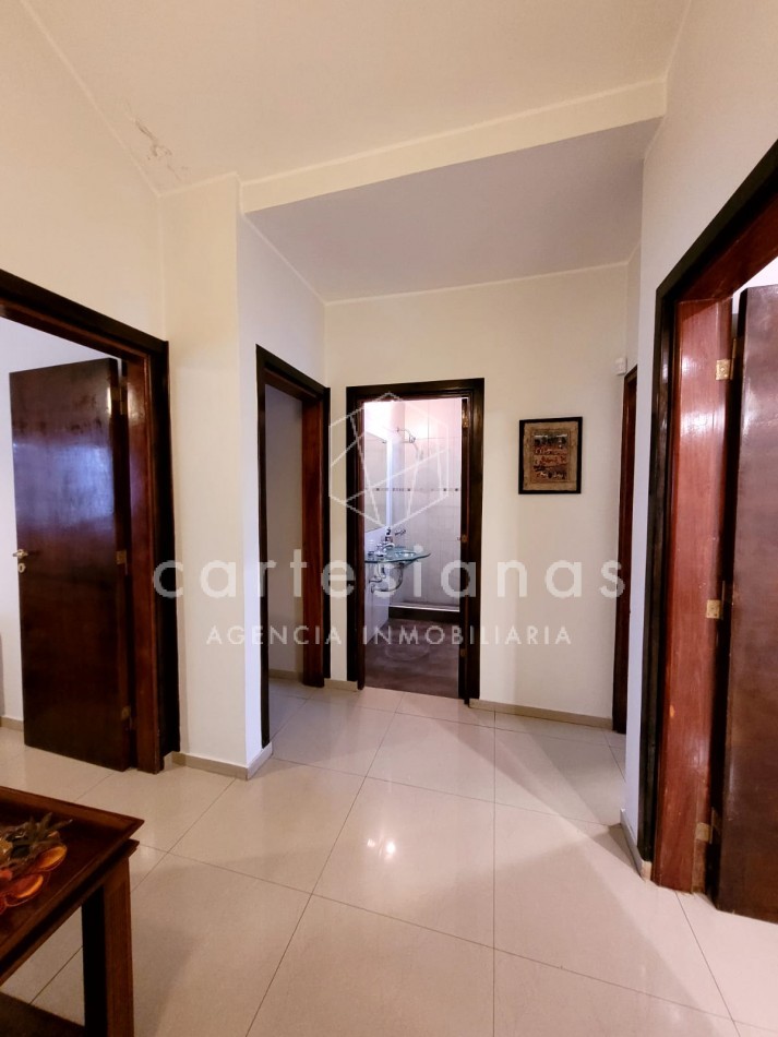 MAIPU 1° SECC HERMOSA CASA DE 4 DORM C/PILETA A POCAS CUADRAS DEL PARQUE SARMIENTO