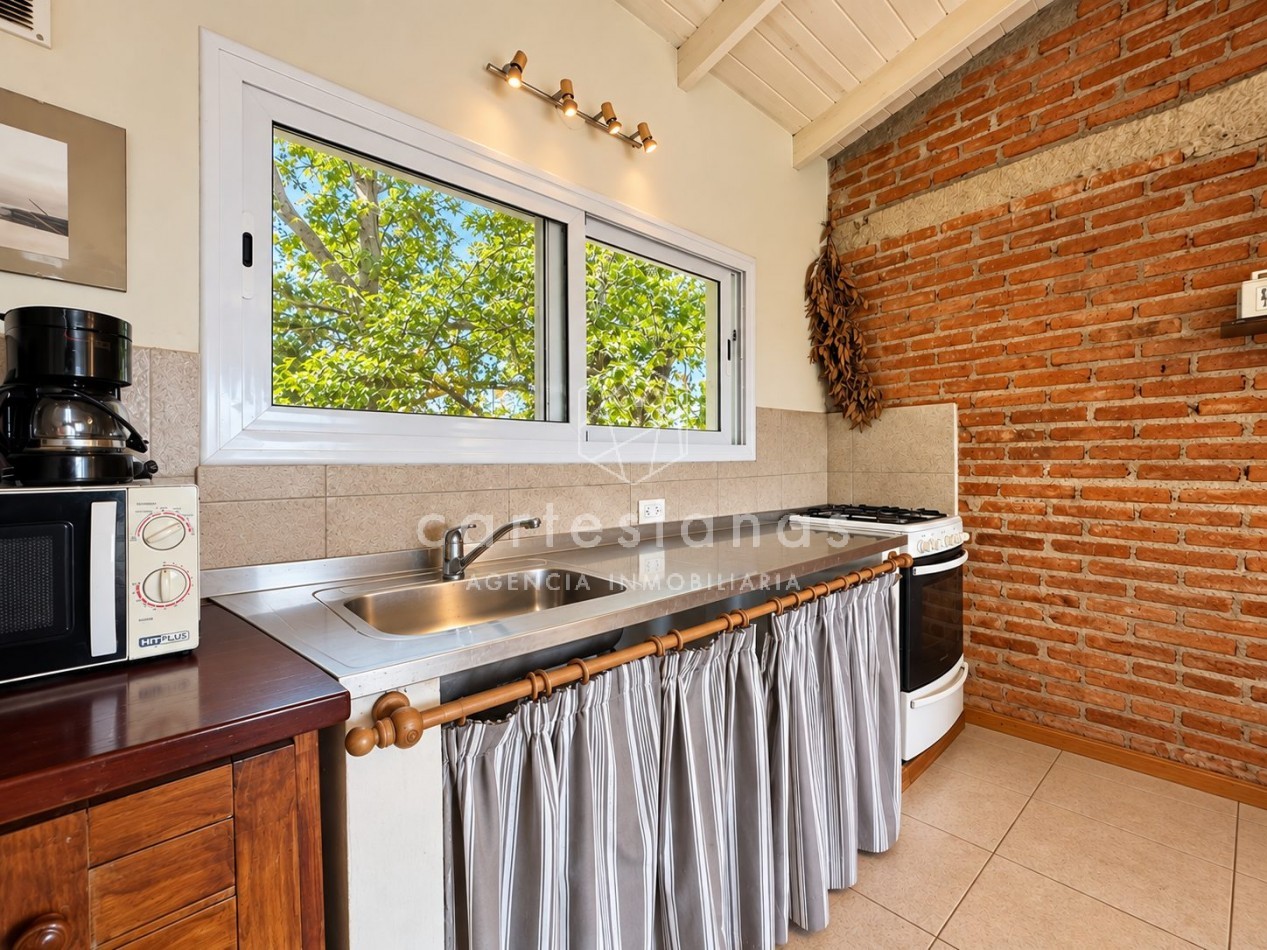 VILLA BERNA. EN VENTA PROPIEDAD DE 2,5 HECTAREAS CON 2 CABAÑAS.