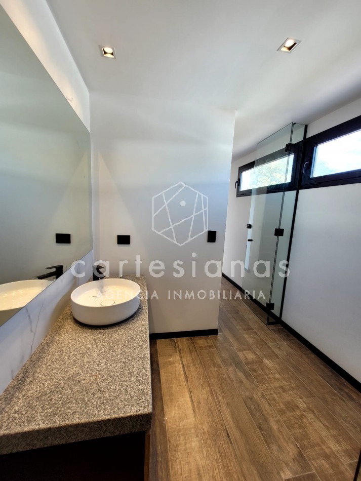 ALQUILER CASA EN HOUSING MAREMMA B° LA CAROLINA - CATEGORIA