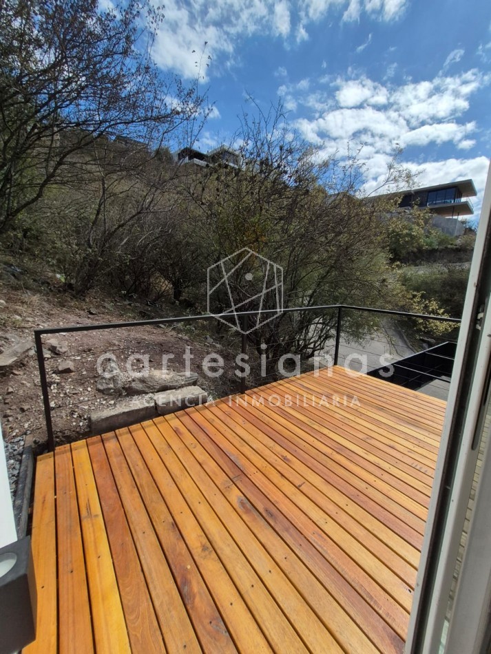 LA CUESTA VILLA RESIDENCIAL. EN VENTA CASA DE 3 DORMITORIOS. 