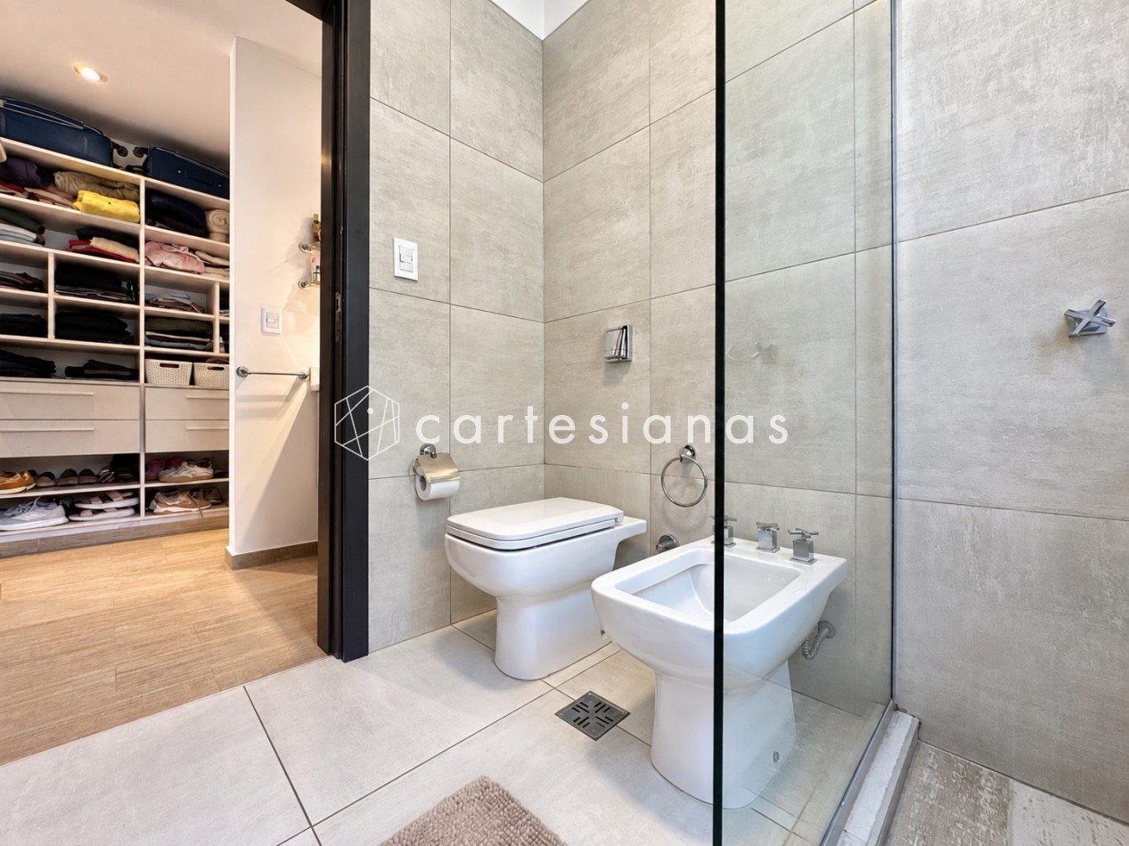 CASA EN PLANTA BAJA. RIBERAS DE MANANTIALES. 3 DORM + ESCR. PILETA CLIMATIZADA. PLANOS Y ESCRITURA