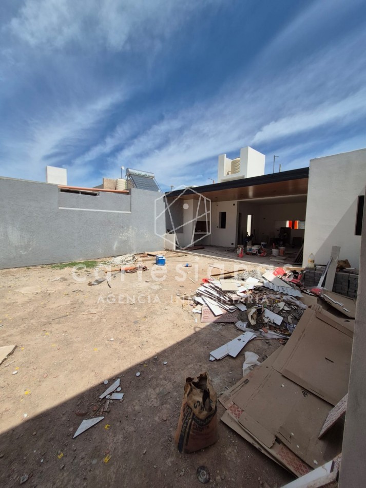 CASA EN PLANTA BAJA DE 3 DORMITORIOS. NOBU/DOCTA.