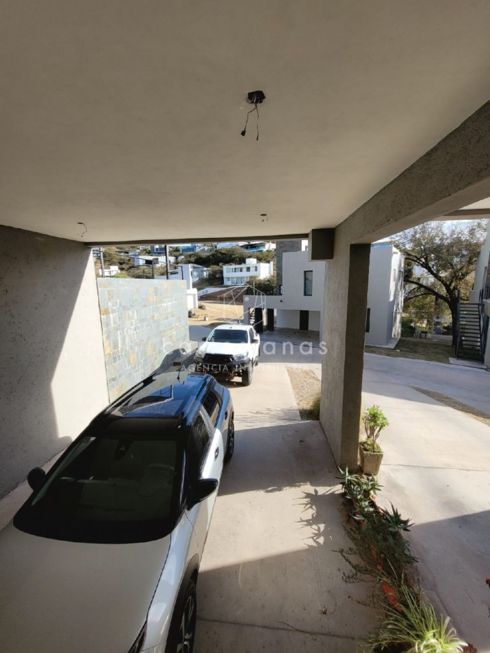 DUPLEX DE 3 DORM CON HERMOSAS VISTAS EN BARRIO PRIVADO LA CUESTA