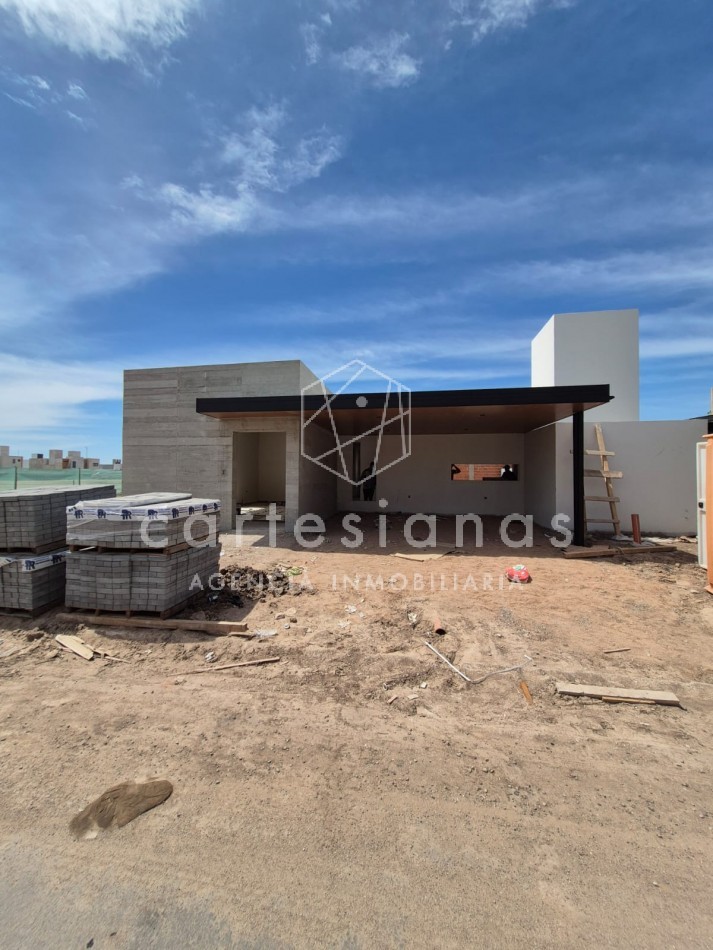 CASA EN PLANTA BAJA DE 3 DORMITORIOS. NOBU/DOCTA.