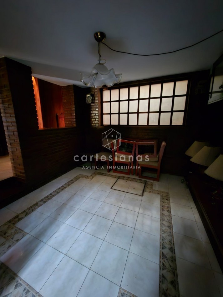 CASA DE 3 DORM+PLAYROOM+OFICINA C/INGRESO INDEP+QUINCHO + DEPENDENCIA - APTO OFICINA/CONSULTORIOS
