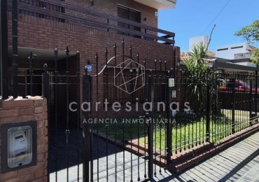 A 30 MTS DE RARAEL NUÑEZ CASA DE 4 DORM + ESCRIT C/PILETA