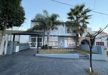 ALTOS DE VILLA CABRERA | CASA DE 4 DORM CON PATIO Y PILETA 