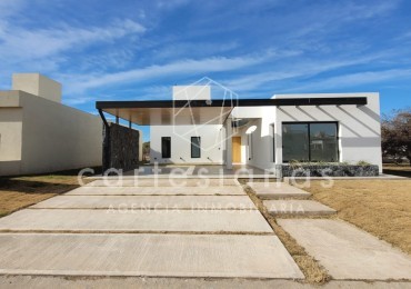 BARRIO PRIVADO LAS CAÑITAS CASA DE DISEÑO 3 DORM