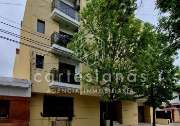VILLA CARLOS PAZ. CENTRO. DEPTO 2 DORM/2 BAÑOS/COCH. AMENITIES. ESCRITURA/PLANOS.