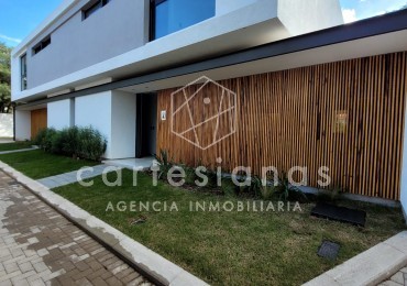 ALQUILER CASA EN HOUSING MAREMMA B° LA CAROLINA - CATEGORIA