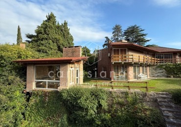 CARLOS PAZ| HERMOSA CASA SOBRE LA COSTA DEL RIO LOS CHORRILLOS