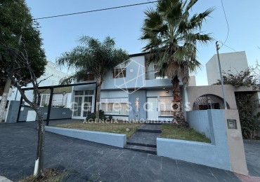 ALTOS DE VILLA CABRERA | CASA DE 4 DORM CON PATIO Y PILETA 