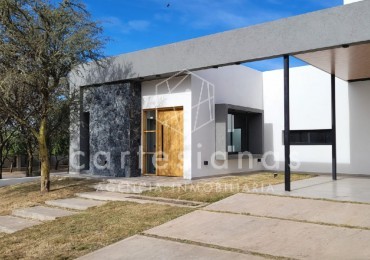 APTO CREDITO HIPOTECARIO LAS CAÑITAS BARRIO PRIVADO CASA DE 2 DORM +ESCRITORIO